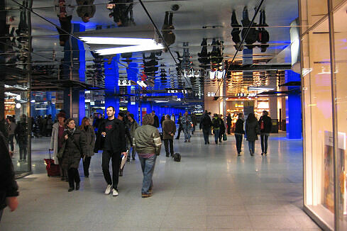 U Bahnhof M Nchner Freiheit U U U Bahn M Nchen