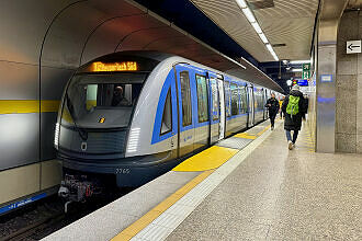 C2-Zug 765 als U5 im U-Bahnhof Hauptbahnhof