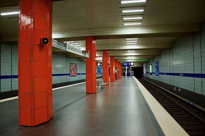 UBahnhof Giselastraße (U3, U6) UBahn München